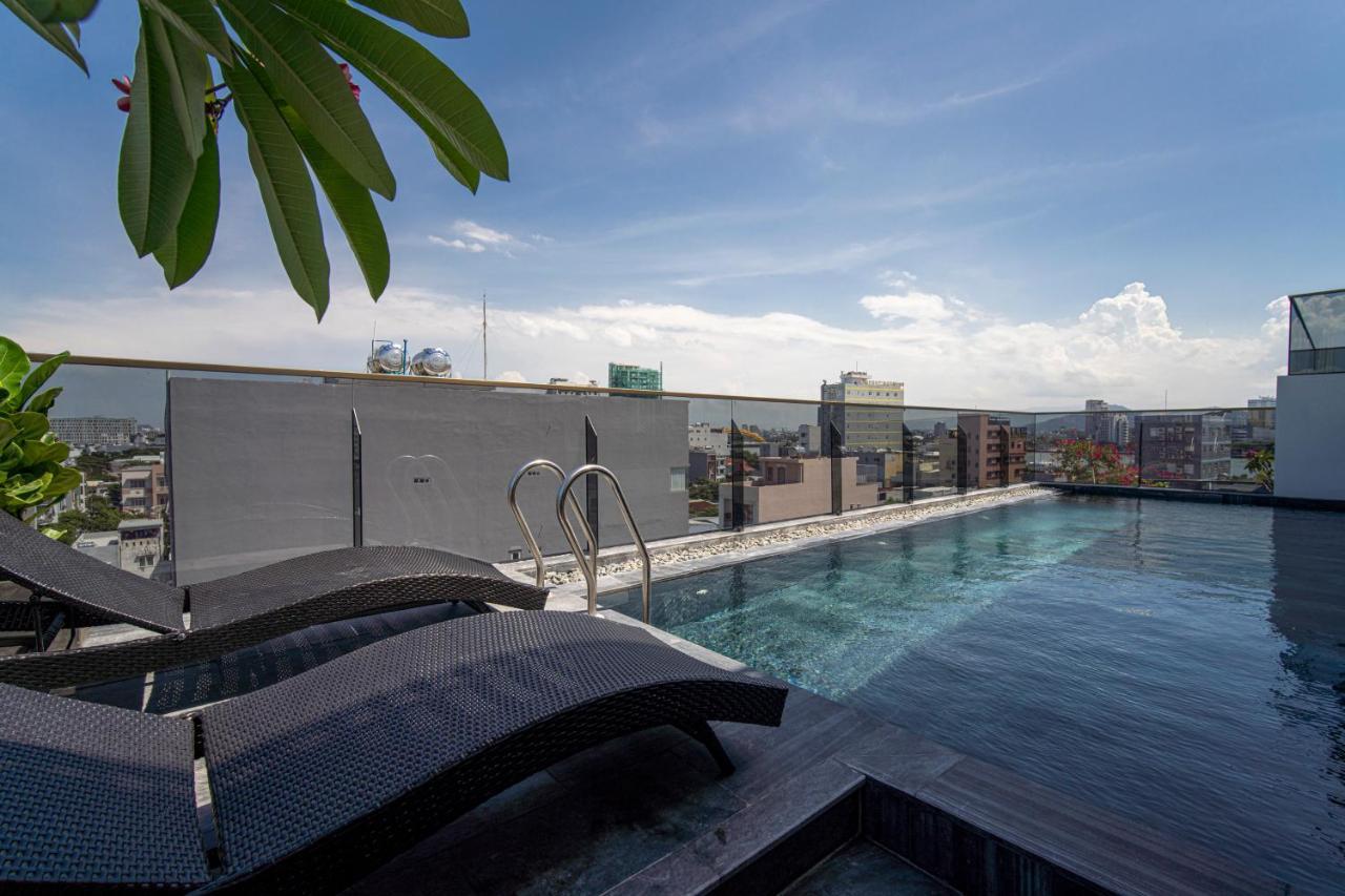 Hsuites Riverside Hotel And Apartment Da Nang Exteriör bild