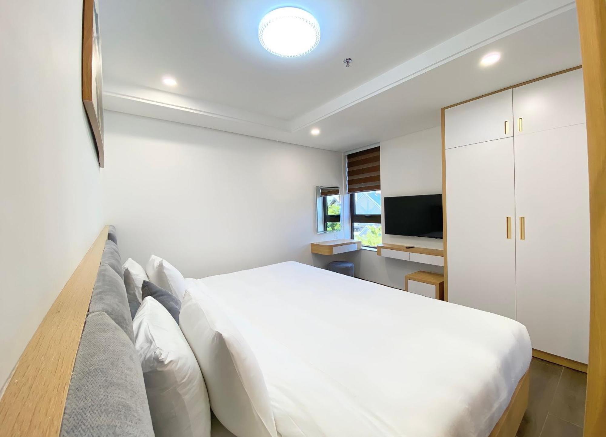 Hsuites Riverside Hotel And Apartment Da Nang Exteriör bild