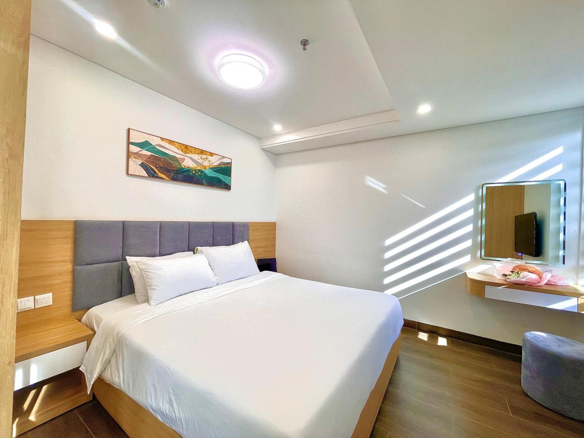 Hsuites Riverside Hotel And Apartment Da Nang Exteriör bild