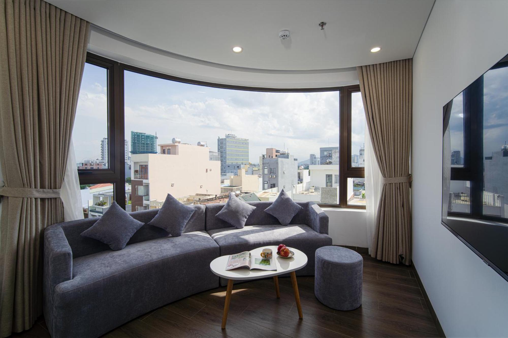 Hsuites Riverside Hotel And Apartment Da Nang Rum bild