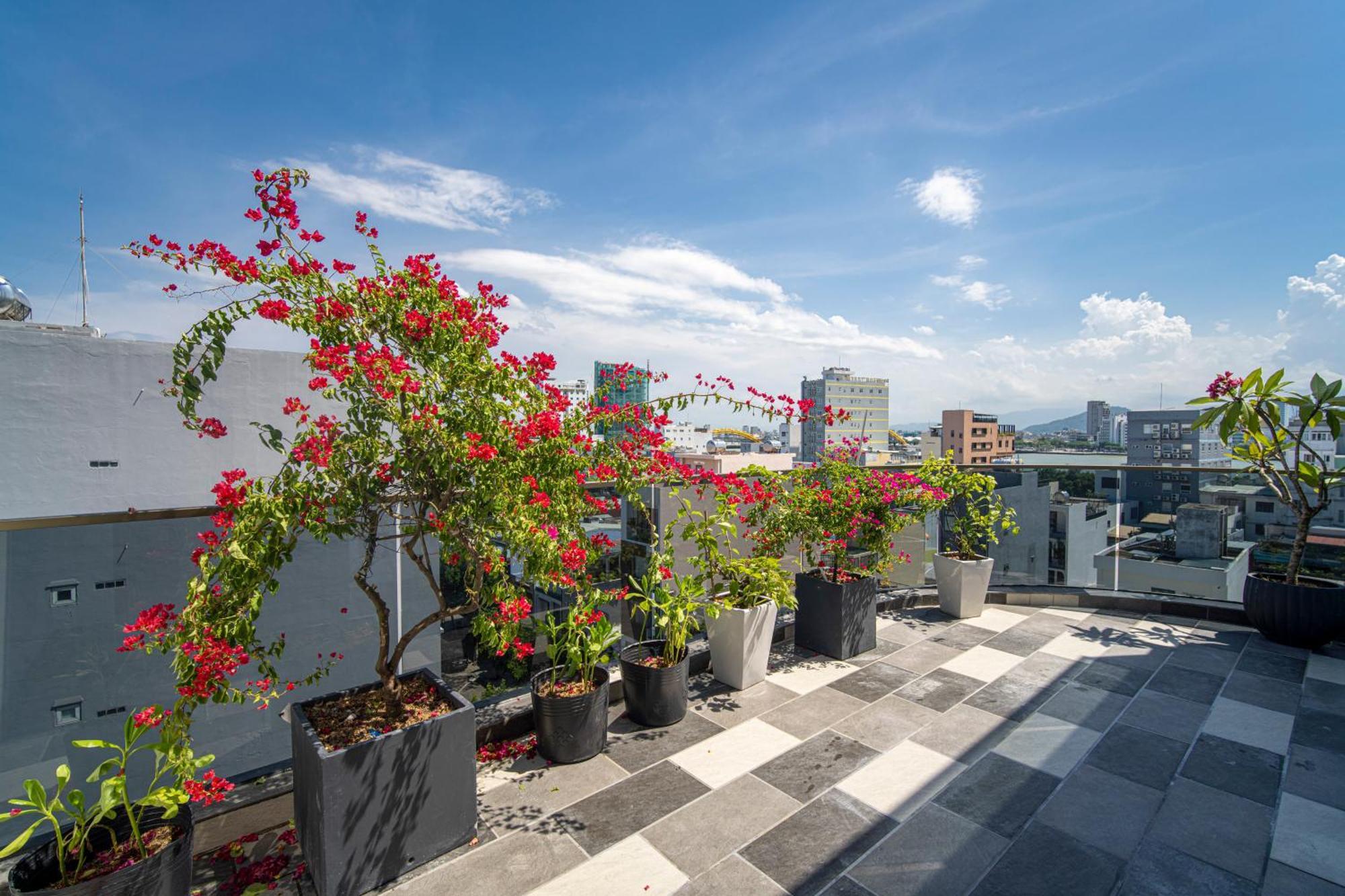 Hsuites Riverside Hotel And Apartment Da Nang Rum bild