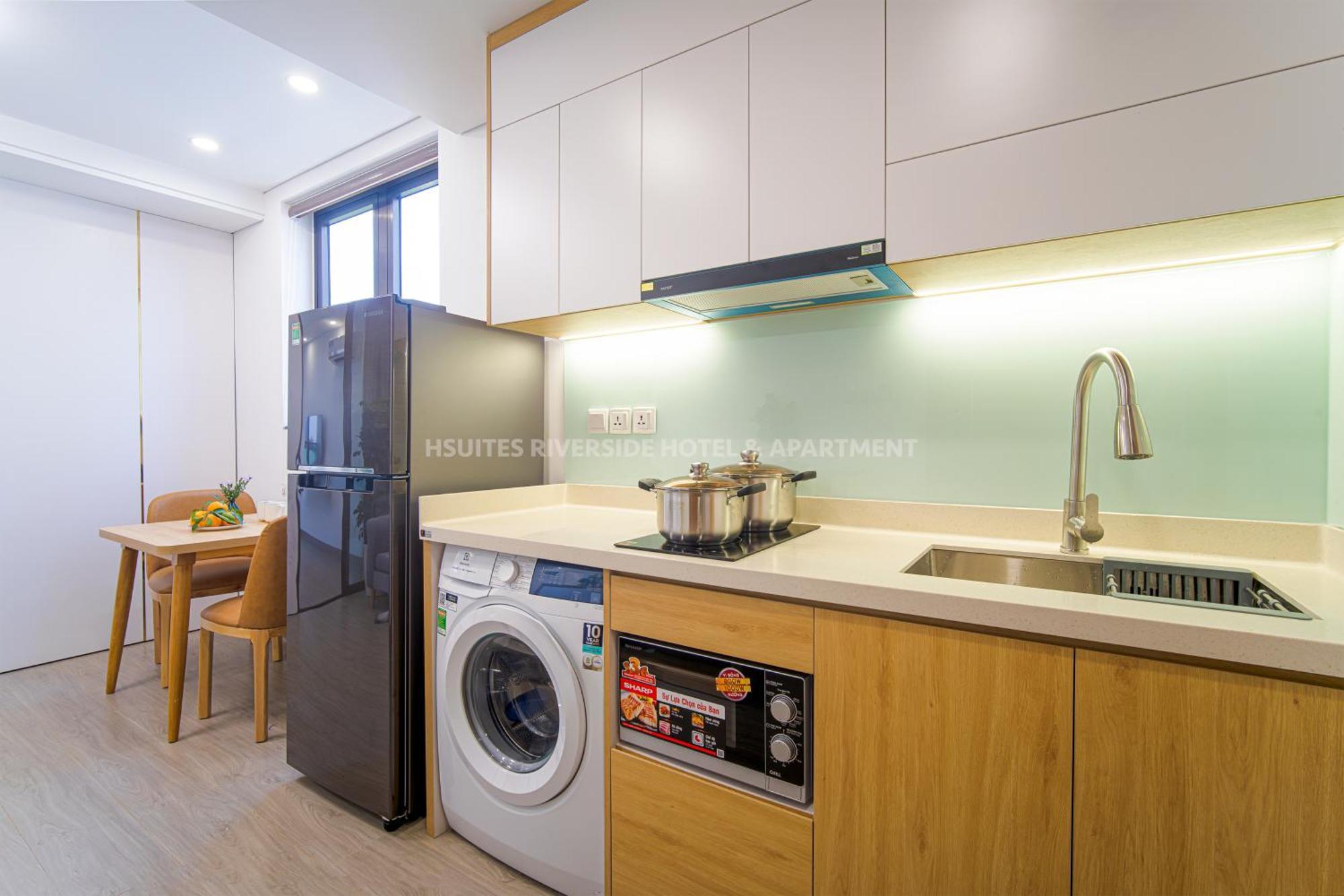 Hsuites Riverside Hotel And Apartment Da Nang Rum bild