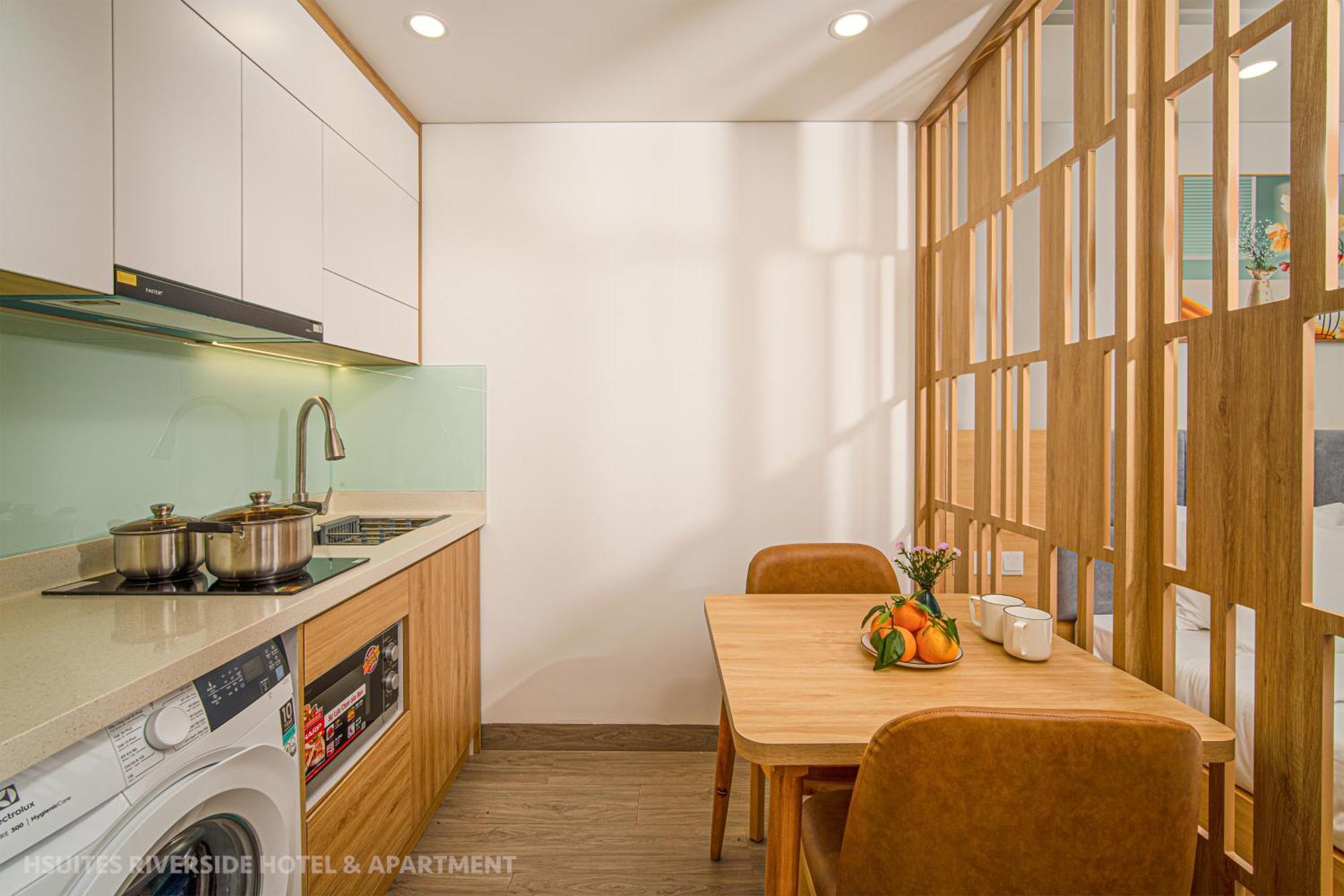Hsuites Riverside Hotel And Apartment Da Nang Rum bild